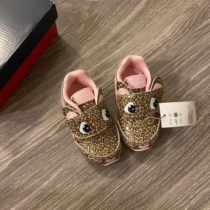 Reebok toddler girl’s sneakers. Size 5